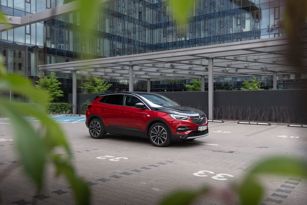 Opel Grandland X Hybrid4