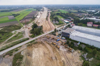 Trzeba zmienić system odszkodowawczy przy budowach dróg. 91-latki wyrzuca się na bruk, a miliony idą na wywłaszczeniową szlachtę