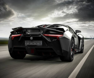 W Motors Fenyr SuperSport