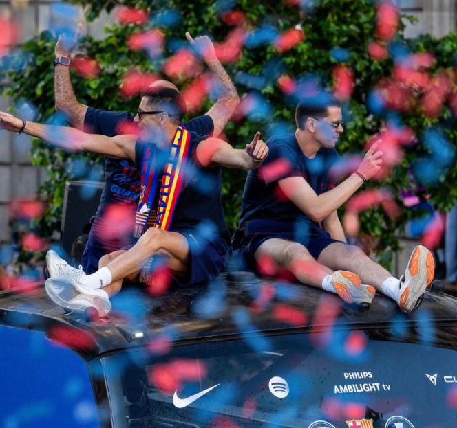 Robert Lewandowski i Wojciech Szczęsny na fecie Barcelony