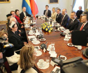 Wizyta szwedzkiej pary królewskiej w Polsce. Powitanie w Pałacu Prezydenckim