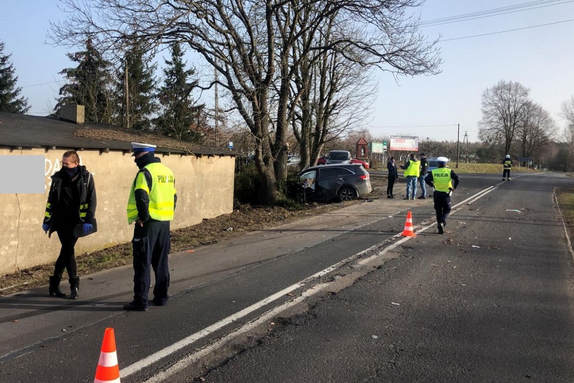 Śmiertelny wypadek we wsi Krępa. Zginęły 2 osoby, dwie ciężko ranne