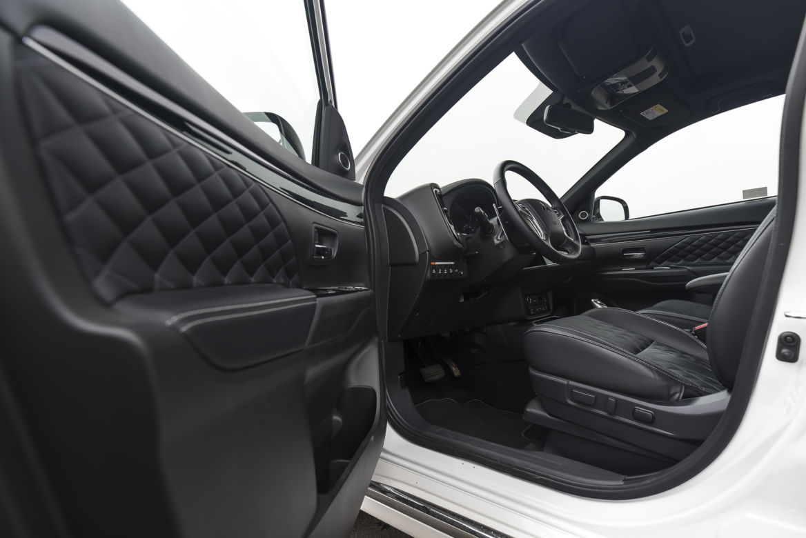 Mitsubishi Outlander PHEV 224 KM Instyle Plus 4WD S-AWC