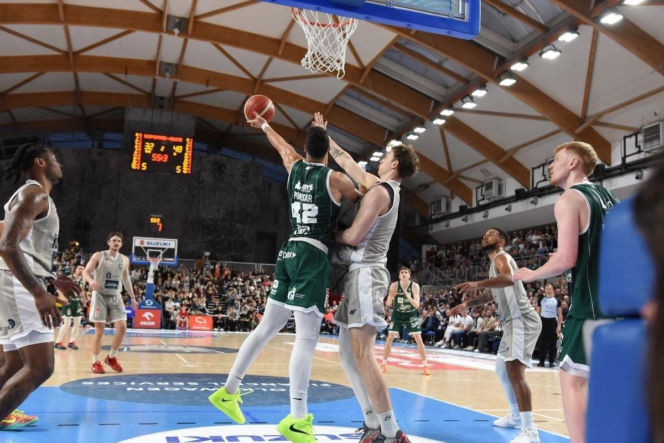 Legia Warszawa pokonała Dziki Warszawa 91:78 w trzecim meczu półfinałowym fazy play-off Orlen Basket Ligi