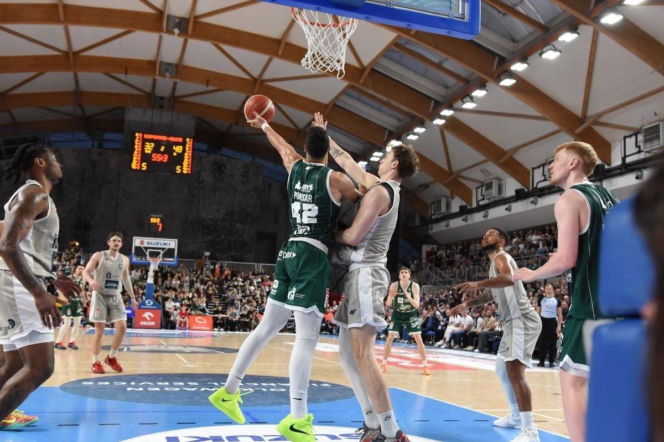 Legia Warszawa pokonała Dziki Warszawa 91:78 w trzecim meczu półfinałowym fazy play-off Orlen Basket Ligi