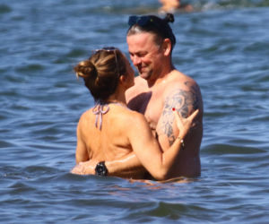 Edyta Herbuś na plaży