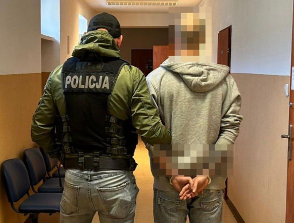 Nielegalny handel nieopodal Słupska. Nerwowe zachowanie zdradziło 29-latka