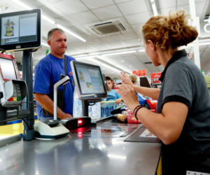 Lidl kusi podwyżkami pensji. Tyle zarobią pracownicy Lidla w 2026 roku