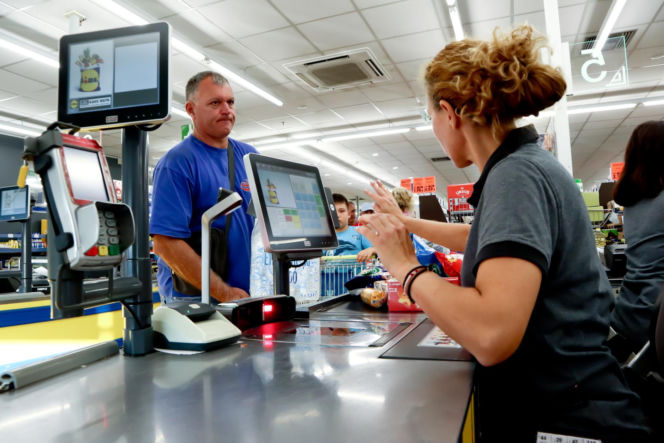 Lidl kusi podwyżkami pensji. Tyle zarobią pracownicy Lidla w 2026 roku