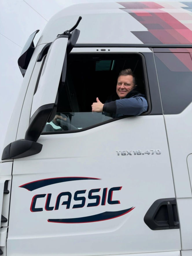 Rafał Brzozowski nie przestaje zaskakiwać. Zabierze nas na "the ride" ciężarówką?