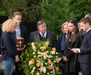 Na Wspólnej odc. 2940. Tomek (Krzysztof Chodorowski), Beata (Katarzyna Ptasińska), Paweł (Grzegorz Kwiecień), Ewelina (Aleksandra Pałka), Maria (Bożena Dykiel), Włodek (Mieczysław Hryniewicz)