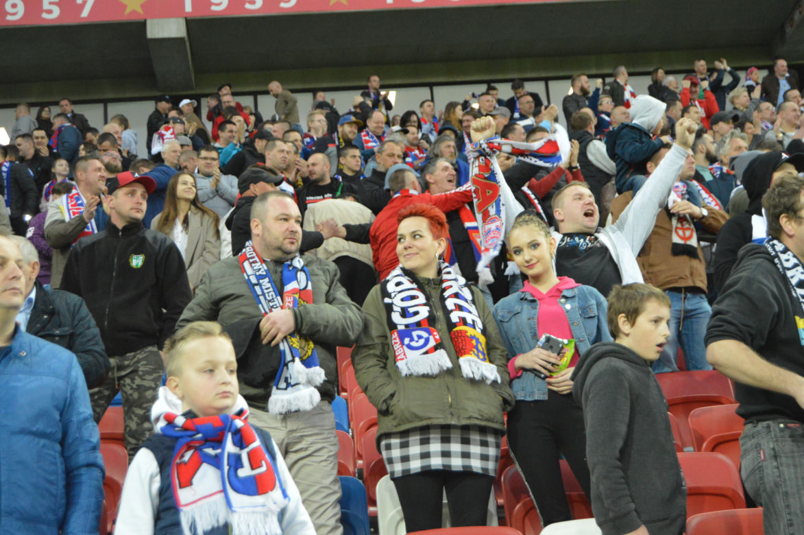 Górnik Zabrze - Arka Gdynia: Nieważny styl, ważne punkty [ZDJĘCIA KIBICÓW]