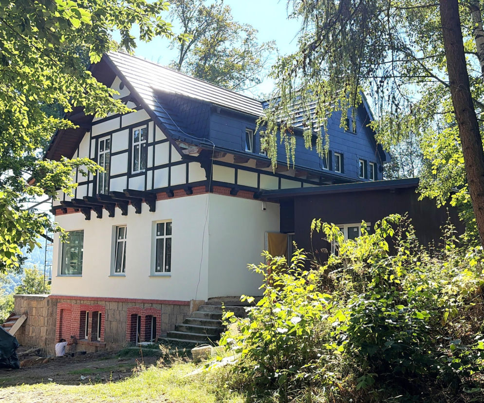 Odrestaurowana willa w Szklarskiej Porębie z muru pruskiego. O jej wyjątkowej renowacji przeczytasz na Muratordom.