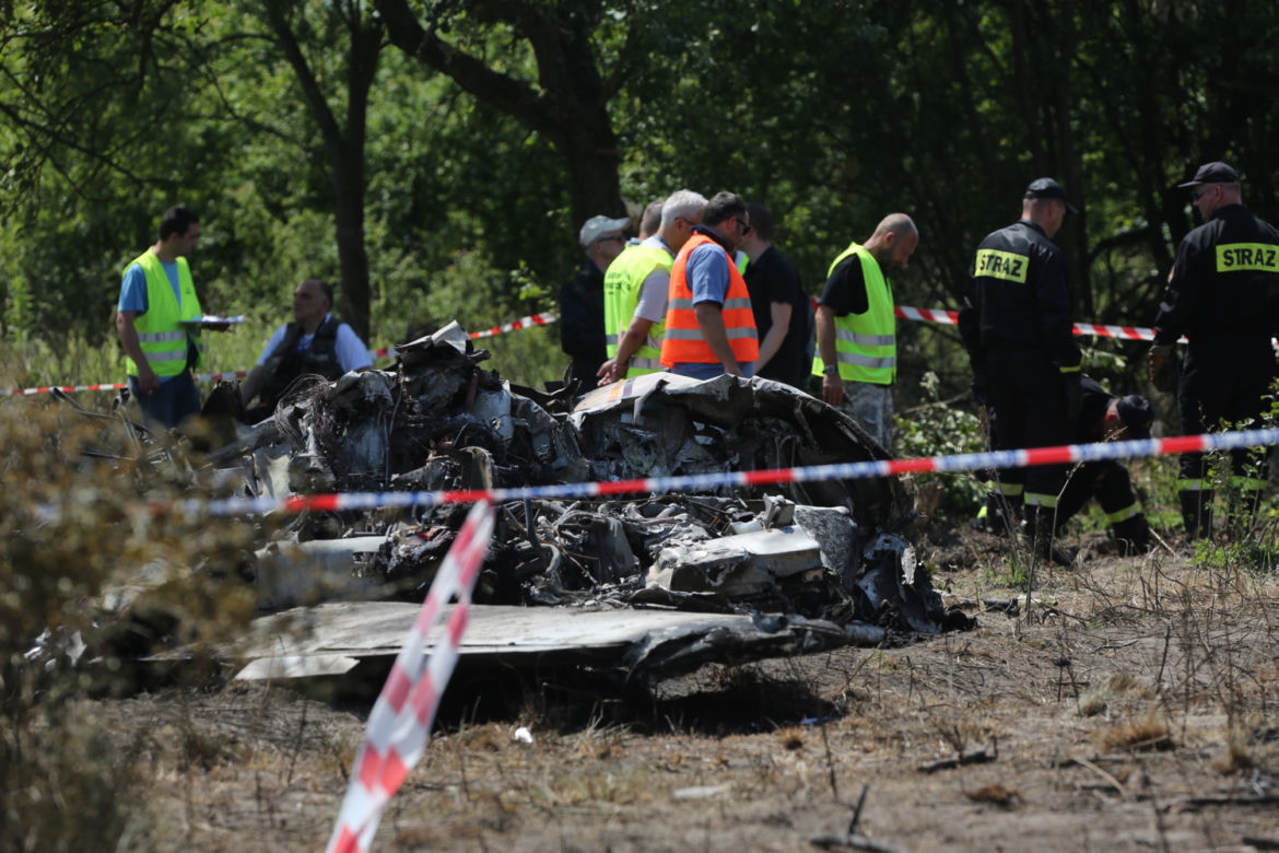KATASTROFA SAMOLOTU PIPER PA-31 NAVAJO ZE SKOCZKAMI W TOPOLOWIE