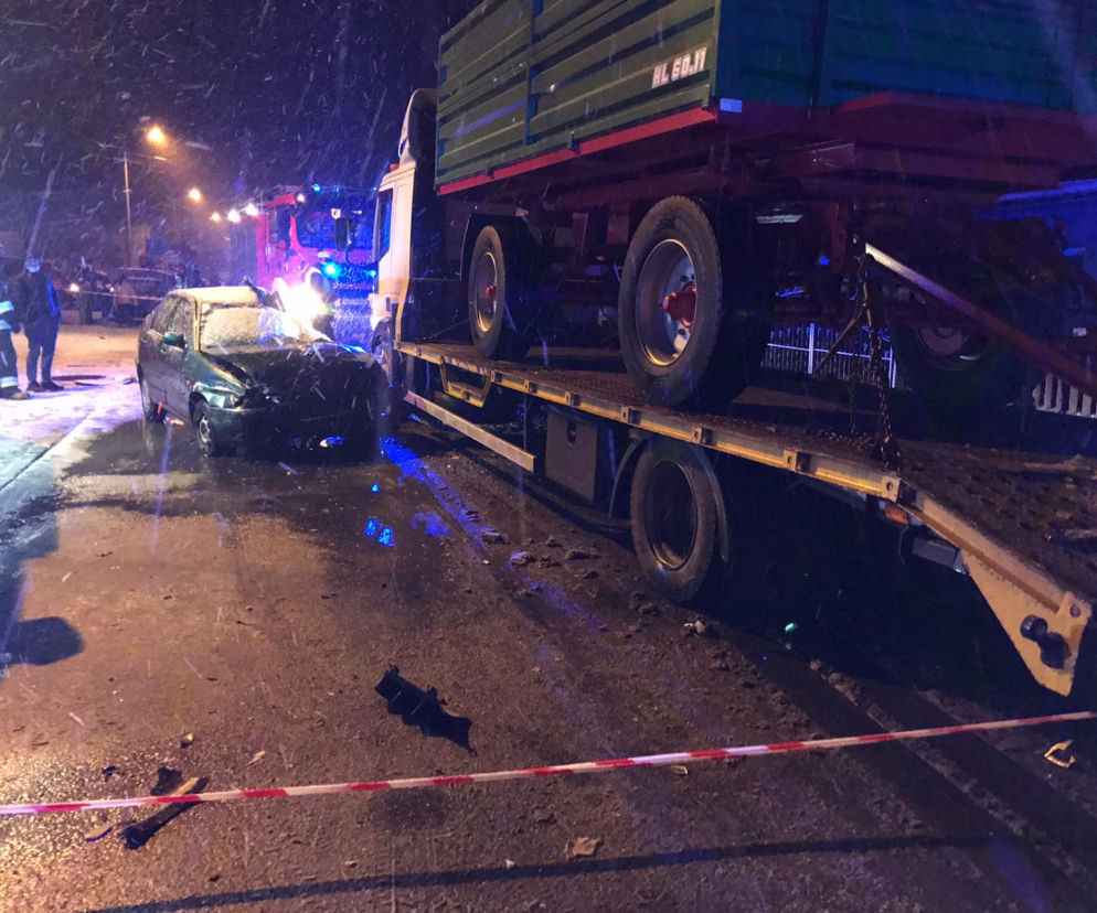Tragiczne zderzenie trzech aut w Perzowie! Nie żyje jedna osoba [ZDJĘCIA]