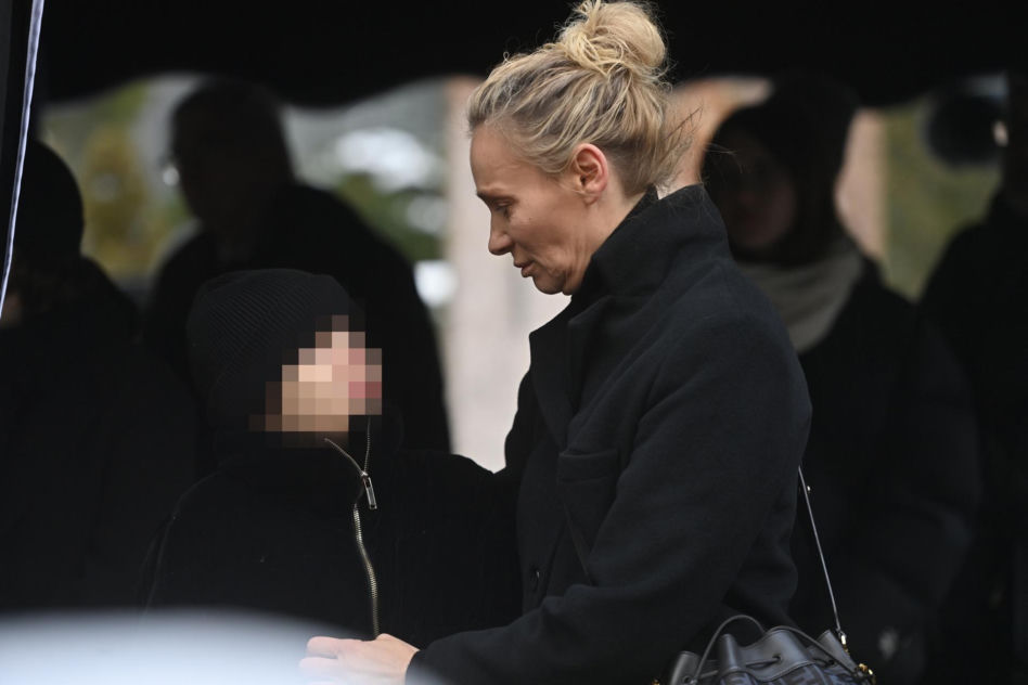 Zapłakana Sonia Bohosiewicz na pogrzebie teścia. Smutek, że aż serce się kroi 