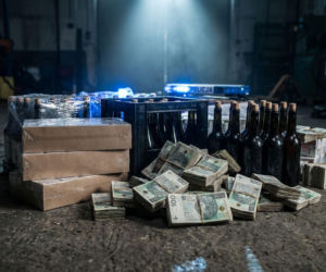 Zatrzymanie pod Kłobuckiem. 65-latek miał kontrabandę za ponad milion złotych