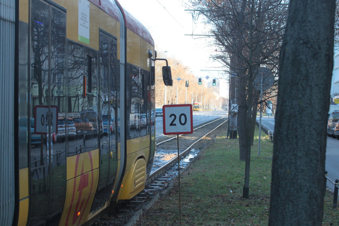 Torowisko na Al. Waszyngtona grozi katastrofą! Są ograniczenia dla tramwajów