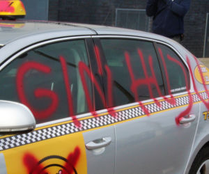 Zniszczony samochód TAXI Złotówa
