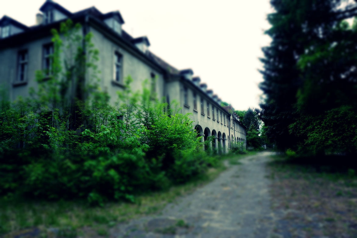 Opuszczony szpital rehabilitacyjny dla dzieci w Wielkopolsce [GALERIA]