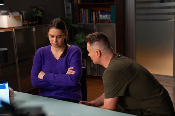 Na dobre i na złe odc. 987. Aleś Zagajewski (Paweł Małaszyński), Iga Kaczorowska (Anna Szymańczyk)