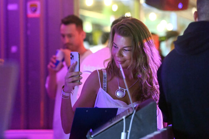 Syn Górniak pokazał się z nową dziewczyną! O północy połączy ich namiętny pocałunek!