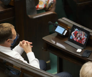 Podczas posiedzenia Sejmu posłowie oglądali mecz Polska - Szwecja