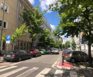 Większe ogródki restauracyjne kosztem parkingów? Taki pomysł trafił do ratusza!