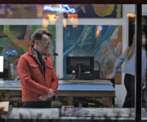 Paweł Wilczak szuka złota w w lombardzie