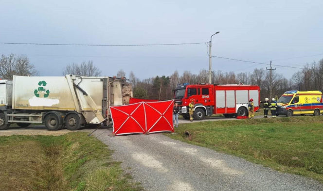 Tragiczny wypadek w miejscowości Lechów. Śmieciarka potrąciła 40-latka