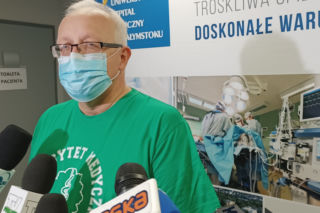 Rok temu ruszyły szczepienia przeciw COVID-19. Jak dziś wyglądają dane?