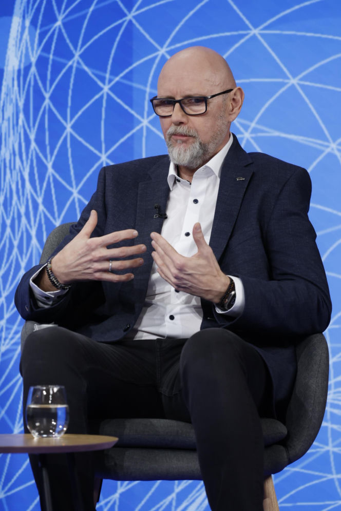 Debata local content