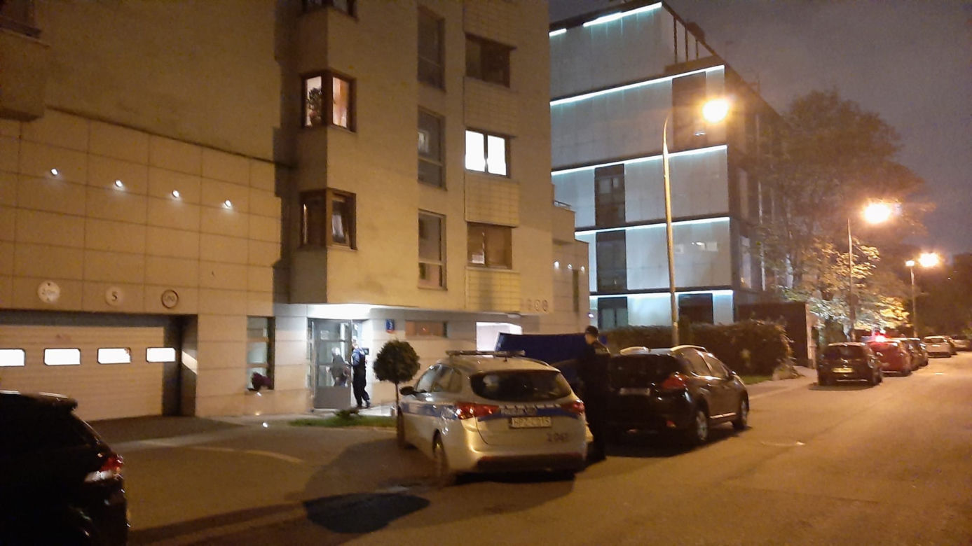 Tragedia na Mokotowie. Kobieta wypadła z okna. Nie żyje