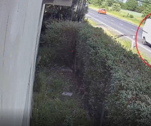 Tarnowskie Góry: Zabił rowerzystę na drodze i zatrzymał się, by zabrać lusterko. Wstrząsające nagranie! Policja szuka sprawcy