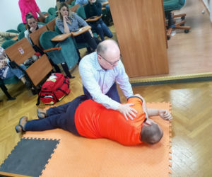 Pracownicy starostwa przeszkoleni z pierwszej pomocy
