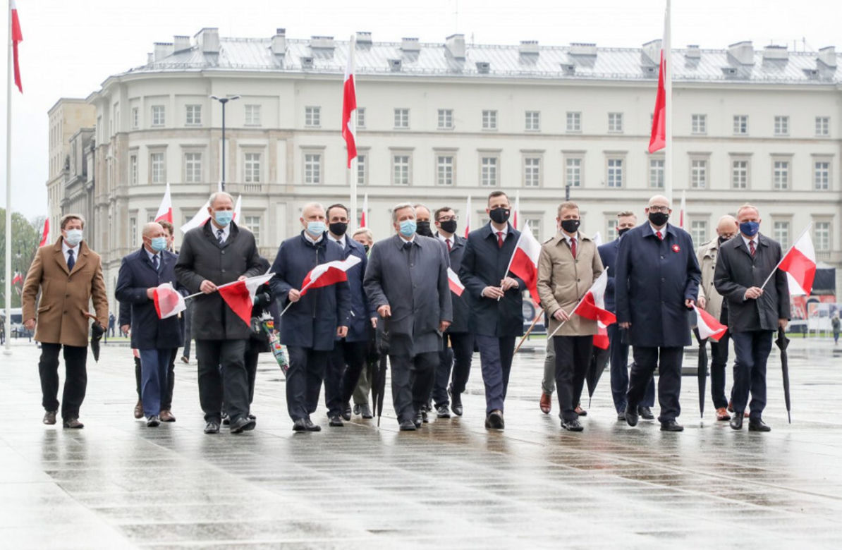 Bronisław Komorowski na obchodach Święta Flagi