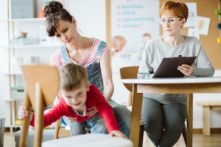 Rodzice boją się diagnozy, szkoły nie nadążają. Kulisy edukacji włączającej