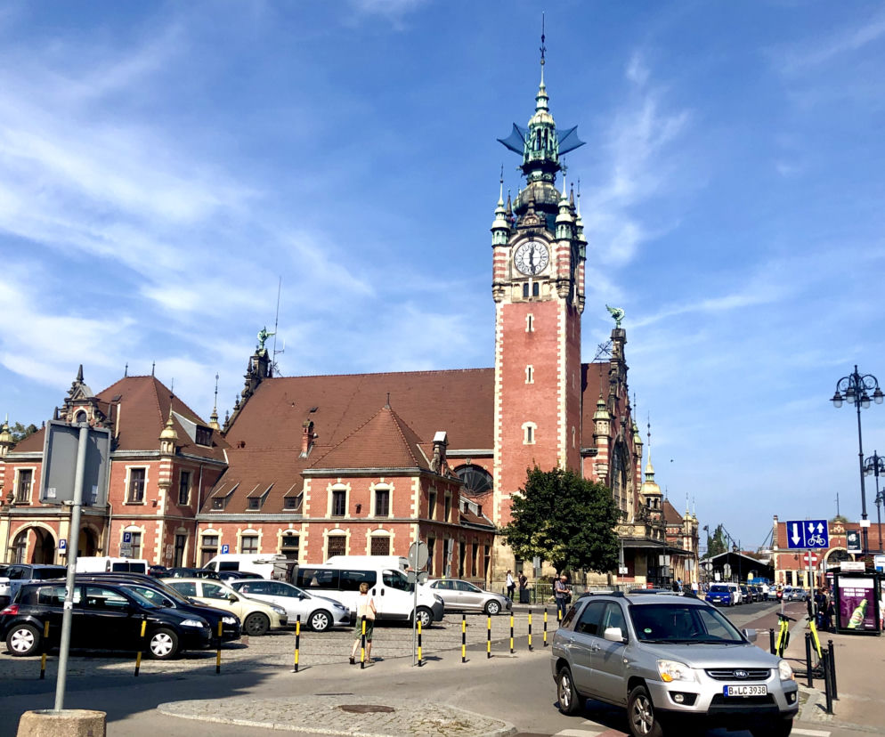Zgodnie z umową, prace mają trwać 118 tygodni, czyli ponad dwa lata i trzy miesiące. 