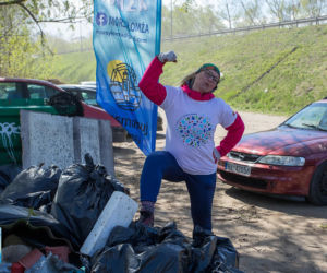 Ponad 2 tony śmieci wyzbierane z brzegów Narwi! Operacja Czysta Rzeka w Łomży za nami