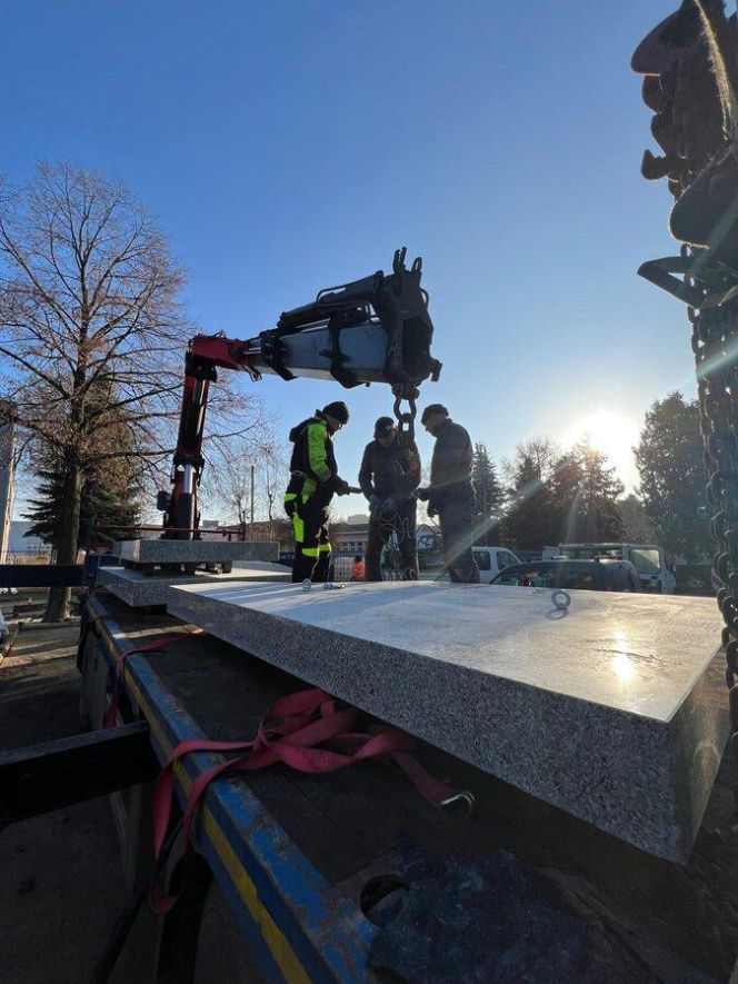 Budowa pomnika Żołnierzy 55. Poznańskiego Pułku Piechoty w Lesznie