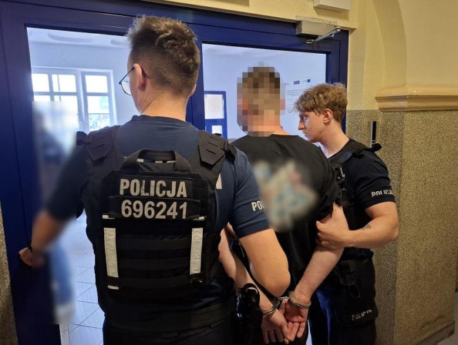 Wyprzedzał autobus z ponad 50 pasażerami. Miał ponad dwa promile