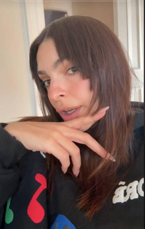 Emily Ratajkowski pokazała efekt metamorfozy. "Mam najgorszą fryzurę w moim życiu" 