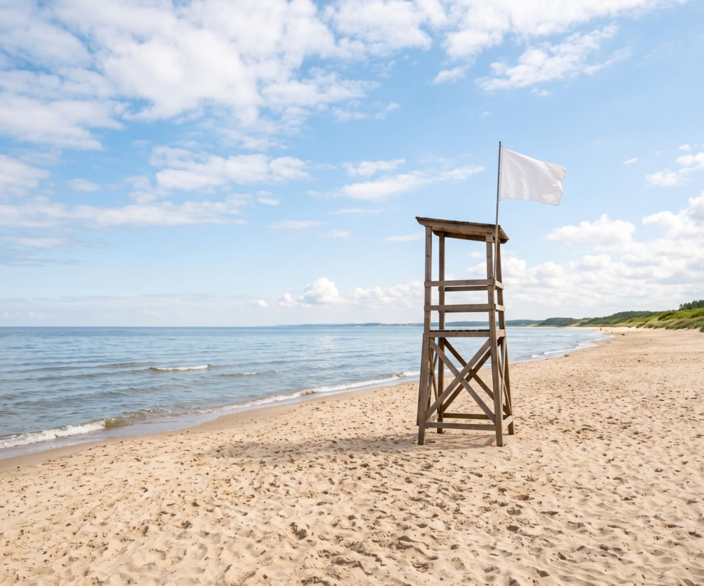 Sinice Chałupy. Czy w Chałupach można się kąpać 03.08? Flaga, warunki pogodowe