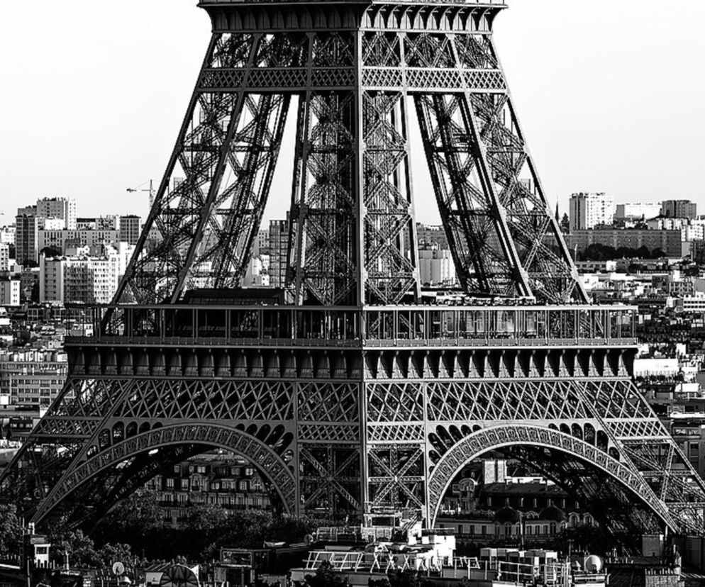 Eiffel Tower B&W