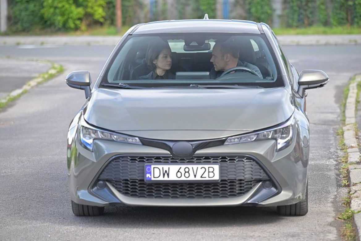 Pierwsza miłość, odcinek 4044: Kinga (Aleksandra Zienkiewicz), Janek (Maciej Mikołajczyk)