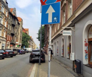 Ponad 1300 mandatów dla kierowców w Katowicach za złe parkowanie. Zobaczcie najlepszych mistrzów parkowania [ZDJĘCIA]