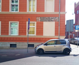 Kamienica przy ul. Kaszubskiej odzyskuje dawny blask