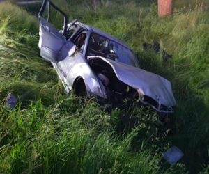 Kożuszki-Kolonia. Jeden 18-latek nie żyje, dwóch zostało rannych! ZDJĘCIA z koszmarnego wypadku bmw na DK nr 92