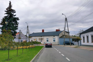 To jedno z najstarszych miast w woj. łódzkim. Było osadą słowiańską, a później siedzibą biskupów