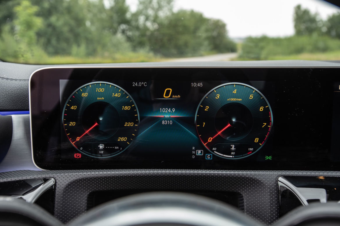 Mercedes-Benz CLA 220 4MATIC 7G-DCT